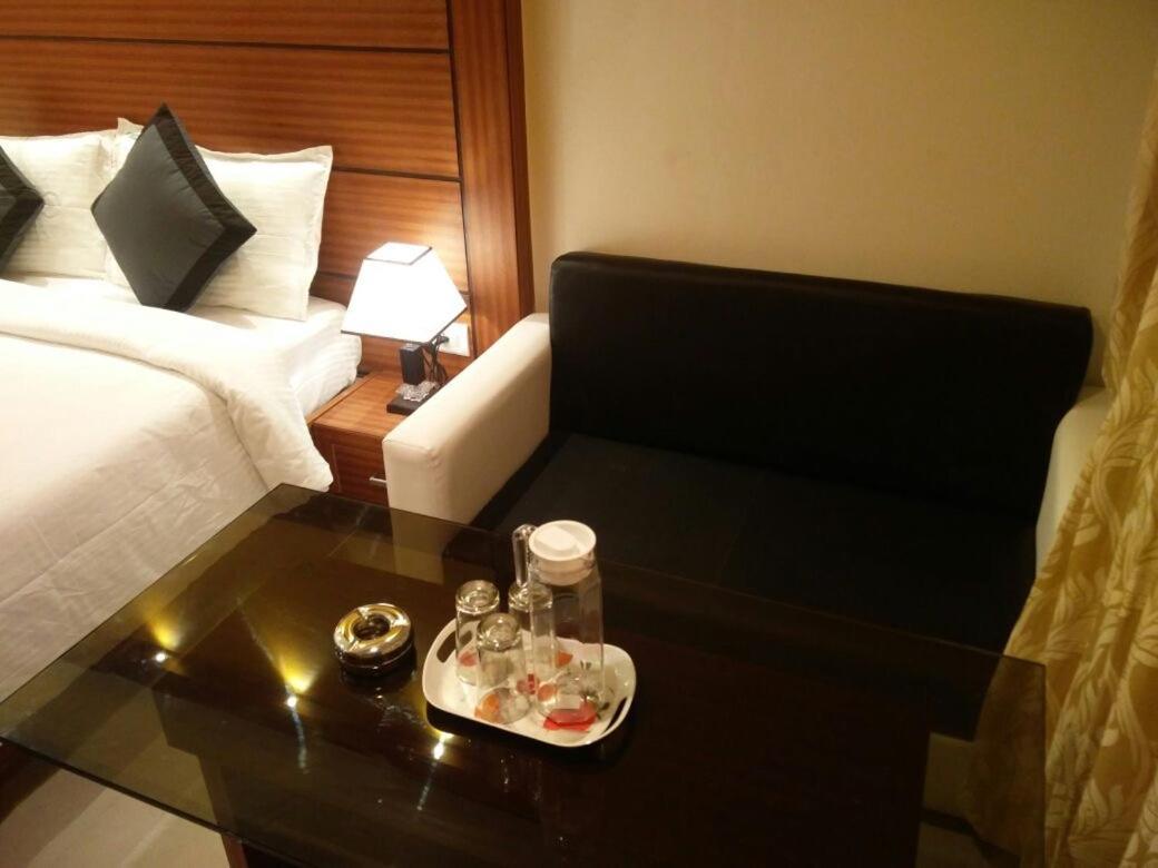 Hotel Spark Residency Chennai Luaran gambar